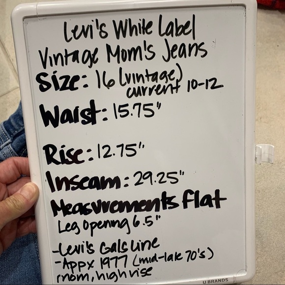 1970s Women’s Levi’s White Tab High Waist Light Blue Mom Jeans (Modern Size 12) - Picture 9 of 10